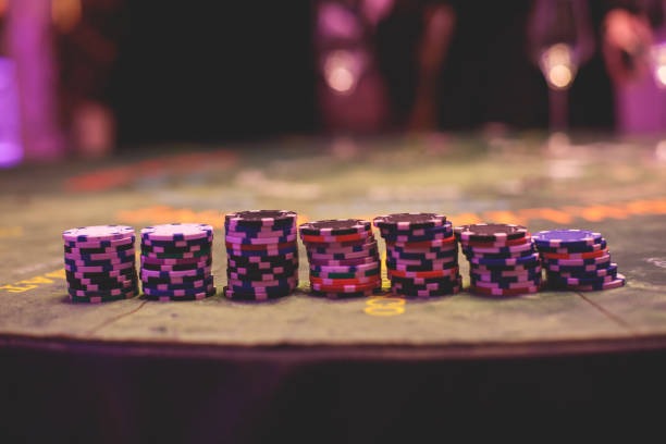 Mobile app interface showing live games and sports markets